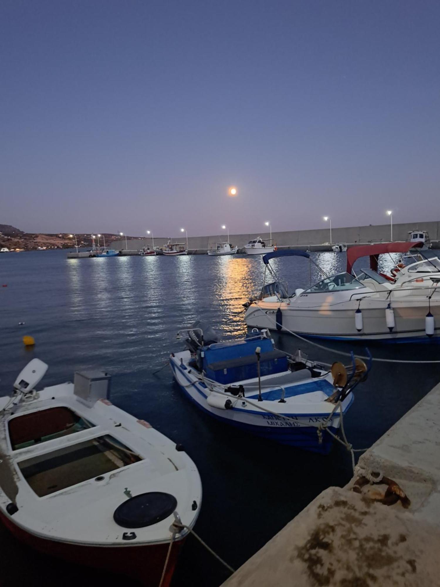 Ferienwohnung Breathtaking Sea View Flat In South Crete Keratókambos Exterior foto
