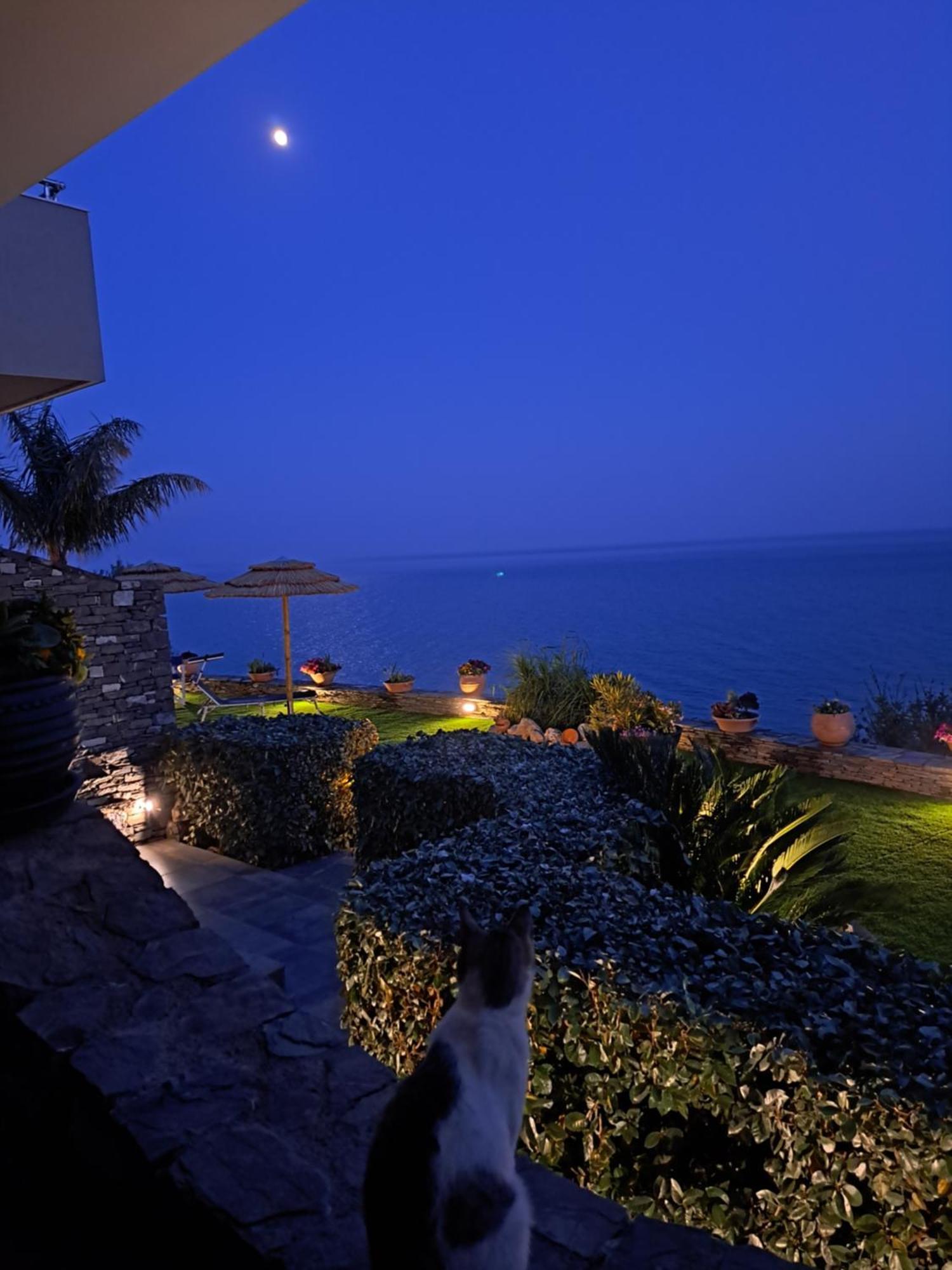Ferienwohnung Breathtaking Sea View Flat In South Crete Keratókambos Exterior foto